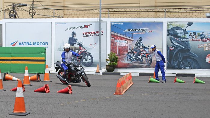 Peserta diuji berbagai tantangan yang enggak gampang dilakukan dalam kompetisi ini