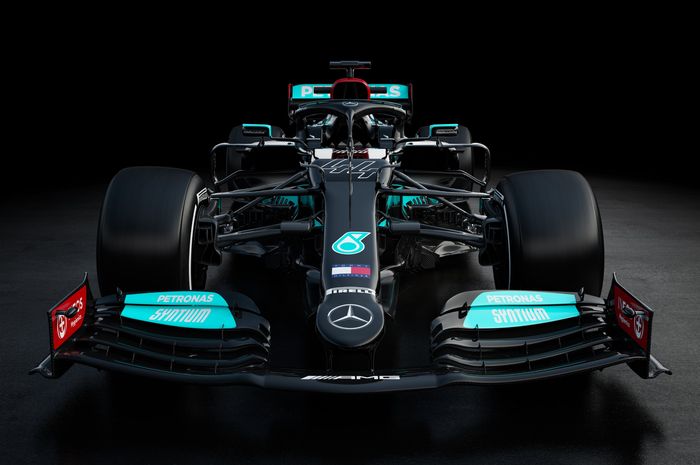 Tampak depan livery mobil Mercedes W12 untuk musim balap F1 2021