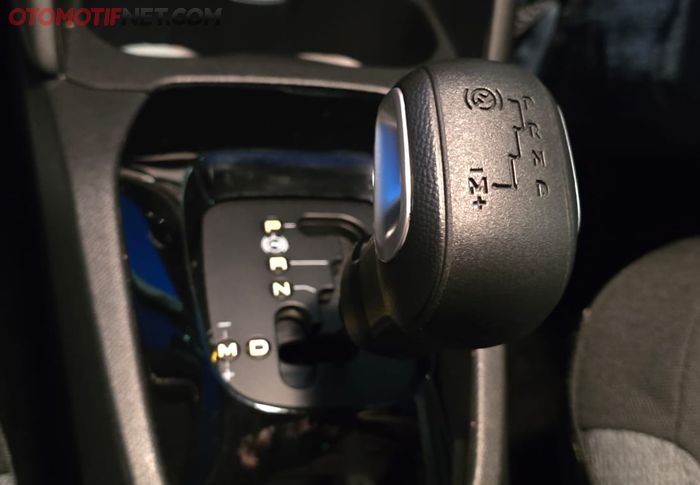 Transmisi otomatis 6-percepatan Citroen C3 Aircross SUV 7-seater, dilengkapi Manual Gear Selector