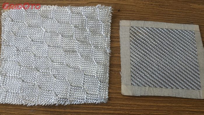Pola 3D (kiri) membuat ada efek yang lebih menonjol pada salah satu anyaman serat carbon