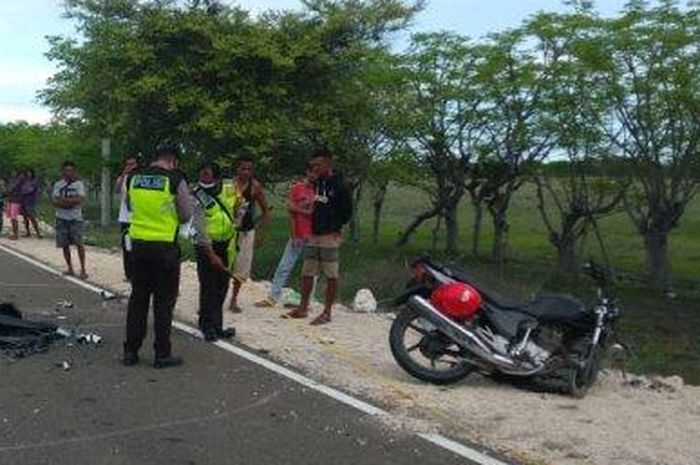 Honda MegaPro adu gebrak lawan arah dengan Supra X 125 di Sumba Timur, NTT