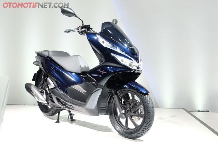 Honda PCX Hybrid dipamerkan di booth Honda, bocorannya wujud baru Honda PCX ini bakal dijual di Indonesia dengan mesin konvensional