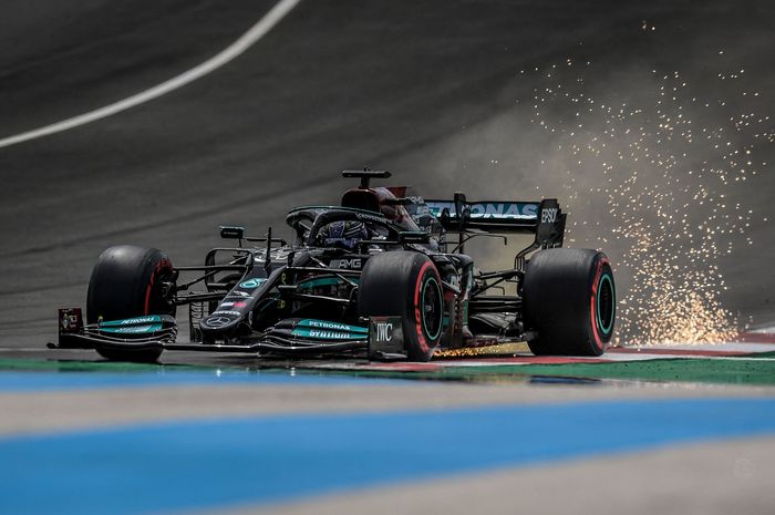 Hasil Balap F1 Portugal 2021: Lewis Hamilton keluar sebagai juara usai berhasil kalahkan Max Verstappen 