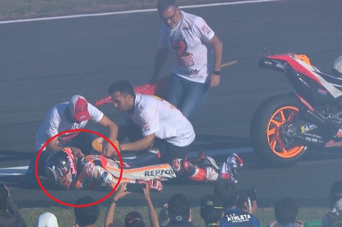 Marc Marquez mengalami cedera bahu saat akan melakukan selebrasi di MotoGP Jepang 2018