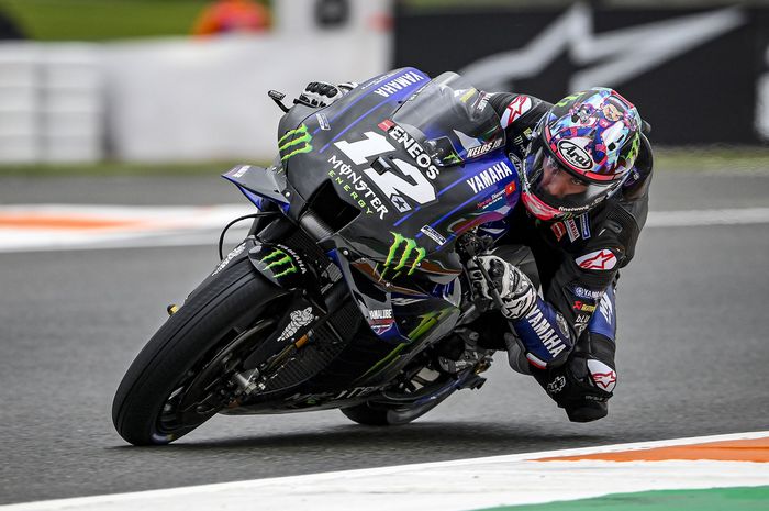 Maverick Vinales harus start dari pit lane karena kehabisan stok mesin