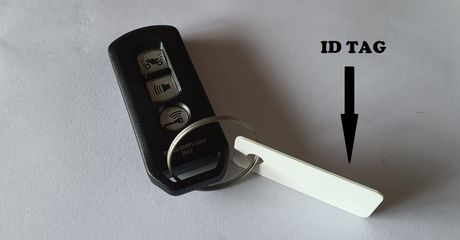 Kunci Keyless Motor Hilang? Pelat Silver Ini Jadi Penyelamat, Simak