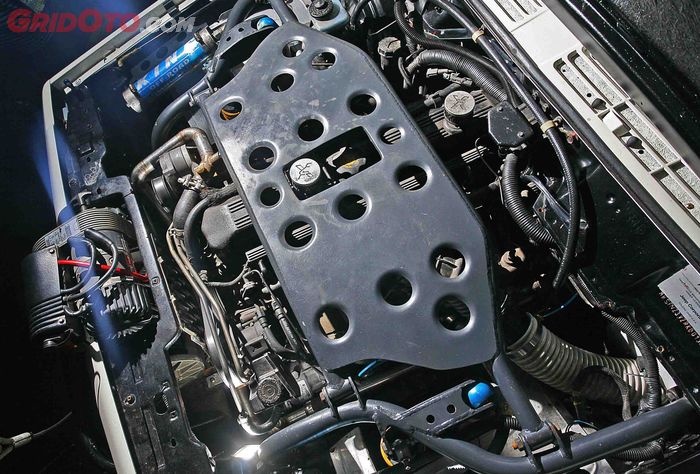 Mesin diupgrade cukup sampai 4.300 cc dengan memperhitungkan durabiiltasnya untuk off-road long distance. 