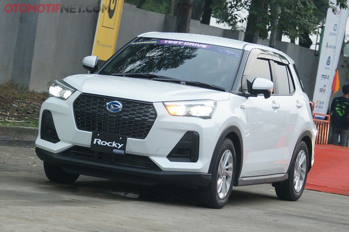 Update harga Daihatsu Rocky 1.2 M tahun 2026.