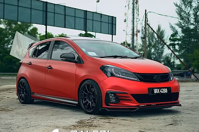 Modifikasi Daihatsu Sirion tampil sporty dan kece adopsi part bodi VW Golf GTi