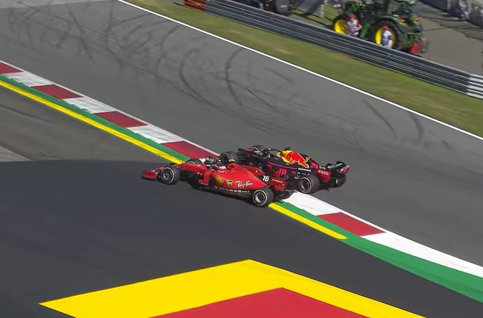 Saat balapan F1 Austria tersisa dua lap, Max Verstappen berhasil menyalip Charles Leclerc di tikungan ketiga