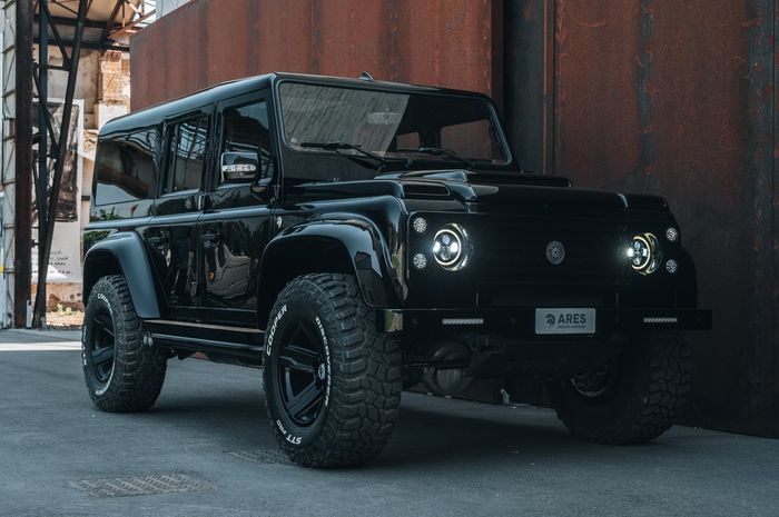 Land Rover Defender V8 Hardtop besutan Ares