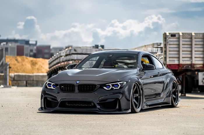 Tampilan depan BMW M4