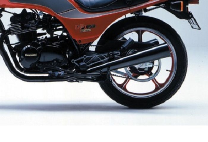 Kawasaki GPZ250 dengan penggerak belt