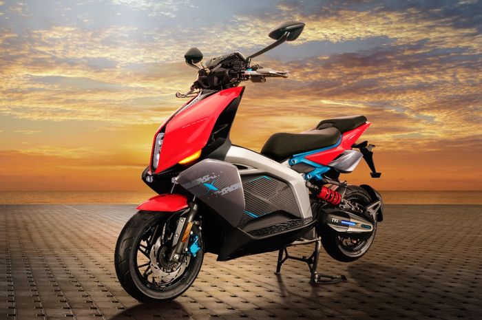 TVS X mengusung genre crossover, kawin silang antara sportbike dan skutik