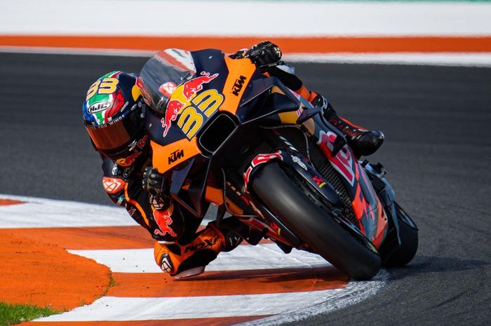 Tampil cukup konsisten selama gelaran MotoGP 2022, Brad Binder menuai pujian dari bos KTM atas penampilannya tersebut