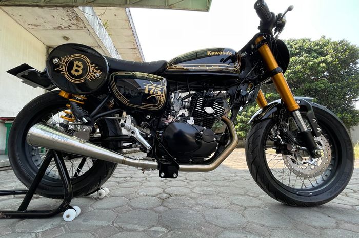 Kawasaki W175 cafe racer classic bertema  bitcoin pertama di Indonesia