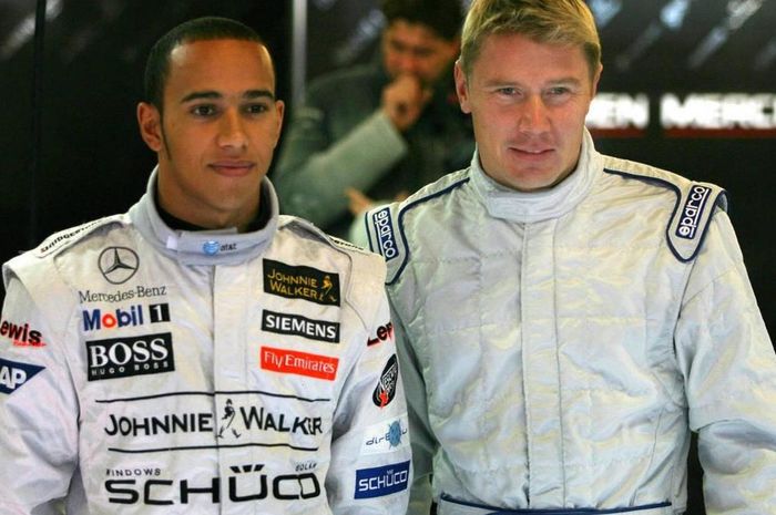 Lewis Hamilton (kiri) dan Mika Hakkinen (kanan)