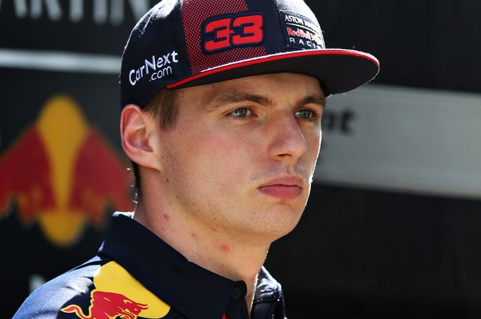 Max Verstappen penyayangkan penyelenggaran balap F1 2020 yang bakal berlangsung tertutup alias tanpa penonton