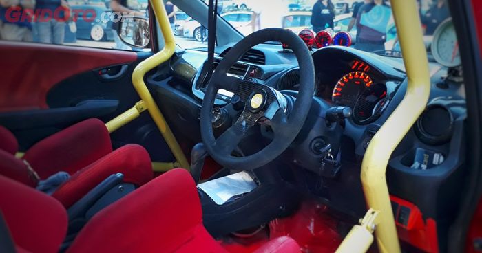 Honda Jazz adopsi gaya racing dikombinasi body kit Mugen dan part karbon