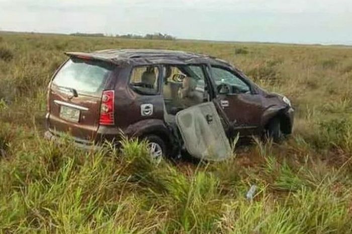 Toyota Avanza yang mengalami kecelakaan karena gangguan makhluk halus