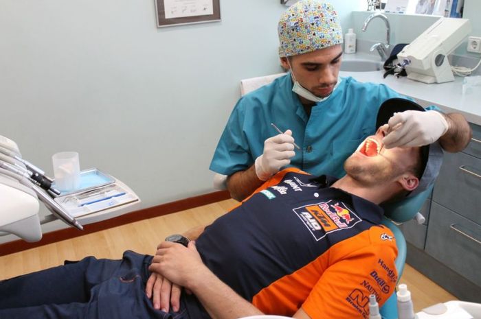 Miguel Oliveira menang MotoGP Stiria 2020, ternyata seorang dokter gigi