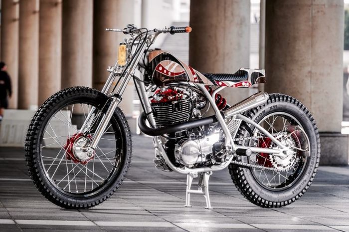 Yamaha SR400 custom tracker-scrambler dari Candy Motorcycle Laboratory, dilansir oleh Bikebrewers.co