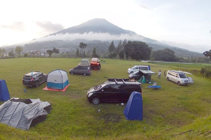 Komunitas Camper Van Indonesia (CVI) camping di Kledung, Temanggung, Jawa Tengah.