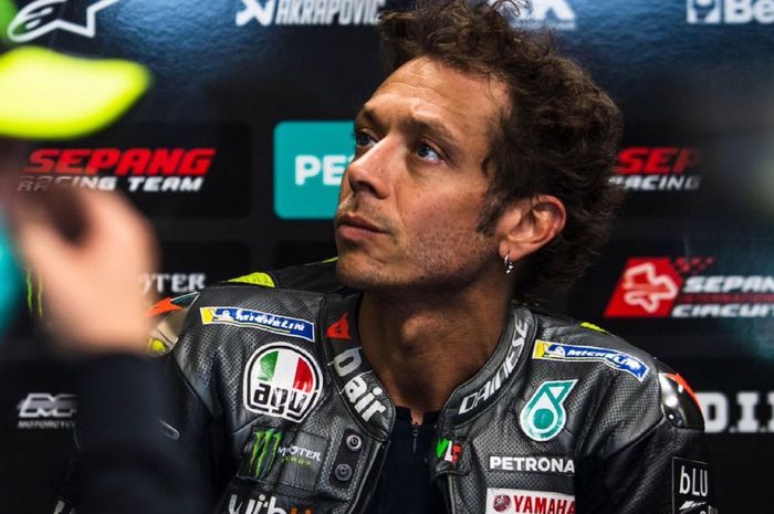 Valentino Rossi ikut memberikan berkomentar soal Marc Marquez seduruk Aleix dua kali di MotoGP Styria 2021