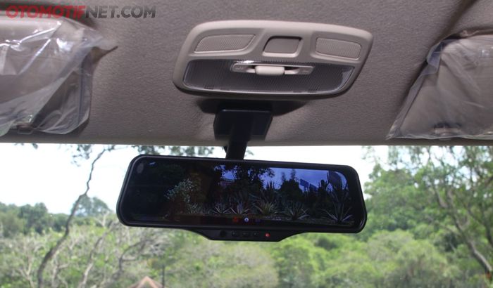 Hasil rekaman Smart E-Mirror pada Suzuki Xl7 tipa Alpha, bisa jadi bukti peristiwa lalu lintas hingga tindak kejahatan