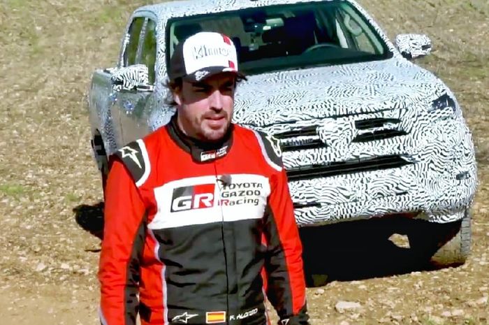 Fernando Alonso jajal Toyota Hilux sebelum resmi diluncurkan