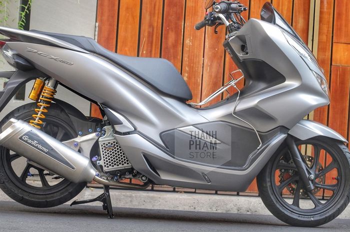 Honda PCX Nggak Mau Lebay, Main Bersih Dan Simpel, Bertabur Part Mewah