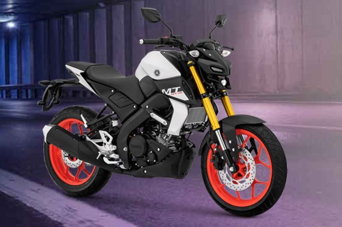 Yamaha MT-15 warna abu-abu (matte grey), dibekali pelek berwarna oranye