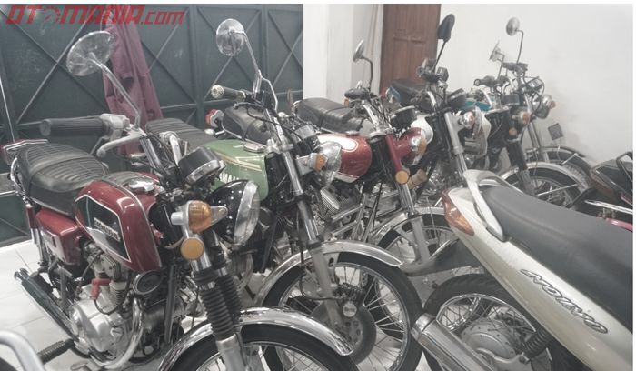 Koleksi motor di Marwan Motor, showroom in imemang khusus motor jadul