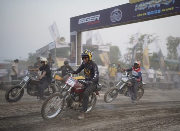 Kegiatan flattrack di ajang Kustomfest 2023.