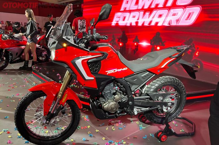 Update harga QJMotor Tourino 250 DX tahun 2026.
