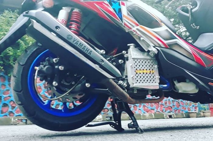 Yamaha NMAX dengan cover radiator alumunium