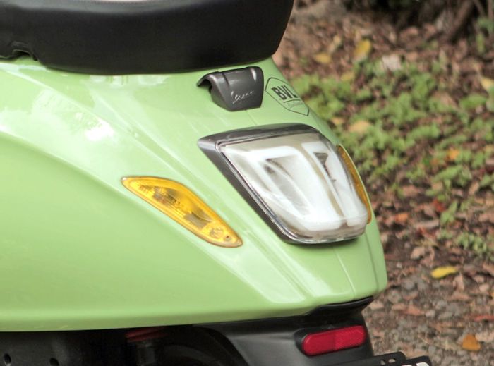 Stoplamp bening ternyata manis pada body two tone