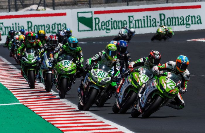 Victor Steeman (#72) saat berlaga di WorldSSP300 atau Supersport 300