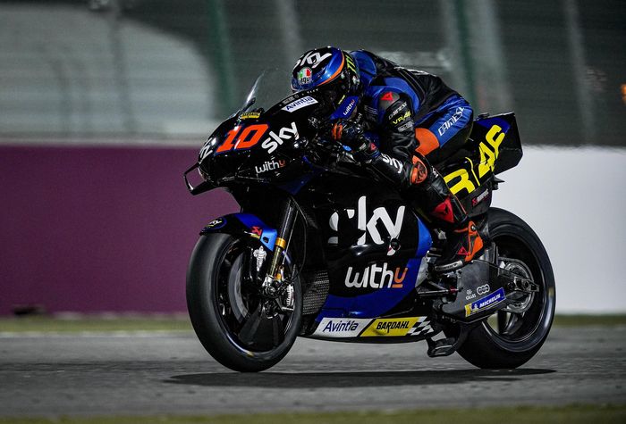 Luca Marini terus memahami gaya berkendaranya dengan motor Ducati saat tes pramusim MotoGP 2021 di sirkuit Losail, Qatar