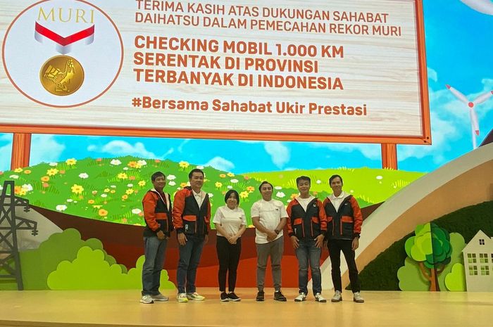 Lakukan servis berkala secara serentak, Daihatsu dapat rekor MURI