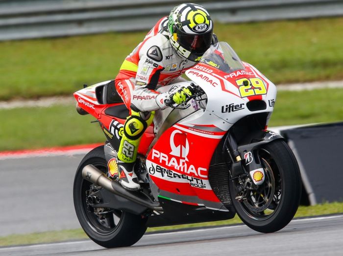 Sebelumnya, Iannone pernah balapan untuk tim Pramac Racing pada MotoGP tahun 2013 dan 2014