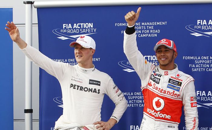 Michael Schumacher dan Lewis Hamilton