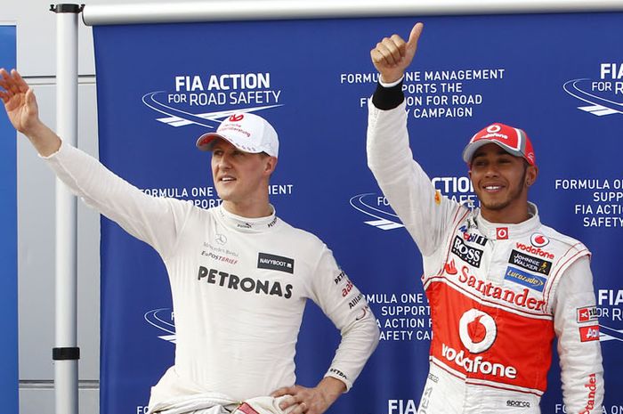 Michael Schumacher dan Lewis Hamilton
