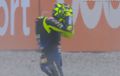 Valentino Rossi Relakan Posisi 2, Crash di Tikungan Ke-2 MotoGP Catalunya 2020