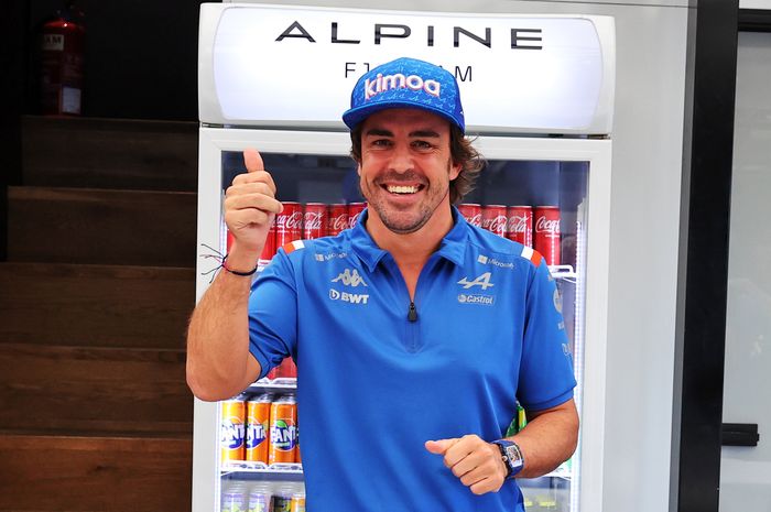 Fernando Alonso akan meninggalkan tim Alpine dan bergabung ke tim Aston Martin pada musim balap F1 2023