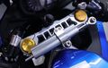 Modal Rp 6,6 Jutaan Pasang Steering Damper Ohlins di Ninja ZX-25R