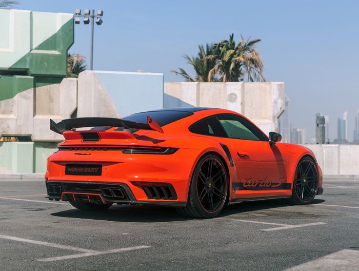 Modifikasi Porsche 911 Turbo S tampil agresif dipasangi body kit karbon buatan TopCar