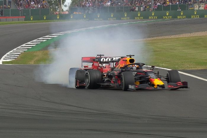 Max Verstappen terima permintaan maas Sebastian Vettel usai F1 Inggris, walaupun menyangkan kejadian tersebut karena berpeluang naik podium