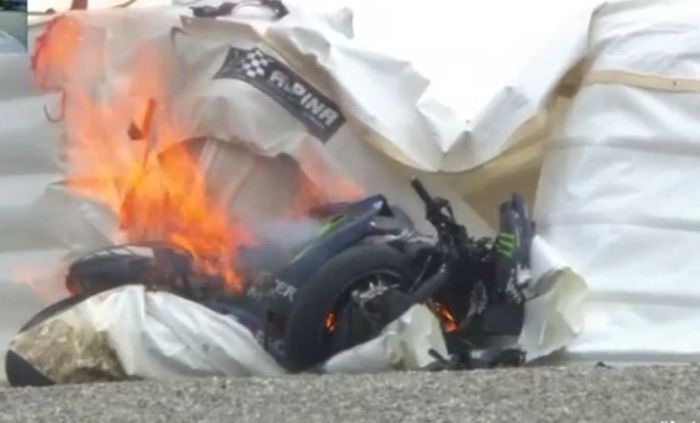 Maverick Vinales crash sampai motor terbakar di MotoGP Stiria 2020