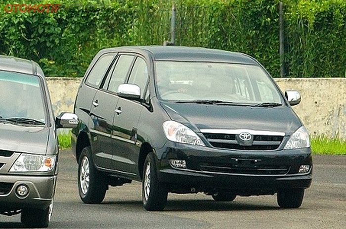 Isuzu Panther LS Manual 2005 vs Toyota Kijang Innova Diesel